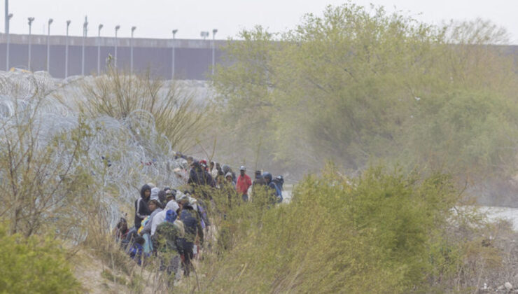 ABD'de Texas'ta göçmenlerin gözaltına alınmasını öngören yasa tekrar askıya alındı