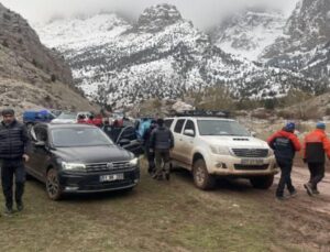 Aladağlar’da facia: Turistlerle dağ kayağı yapan rehber feci şekilde can verdi