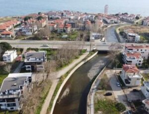 Aralarında sadece 10 metre mesafe var! 3 dakika arayla iftar yapıyorlar