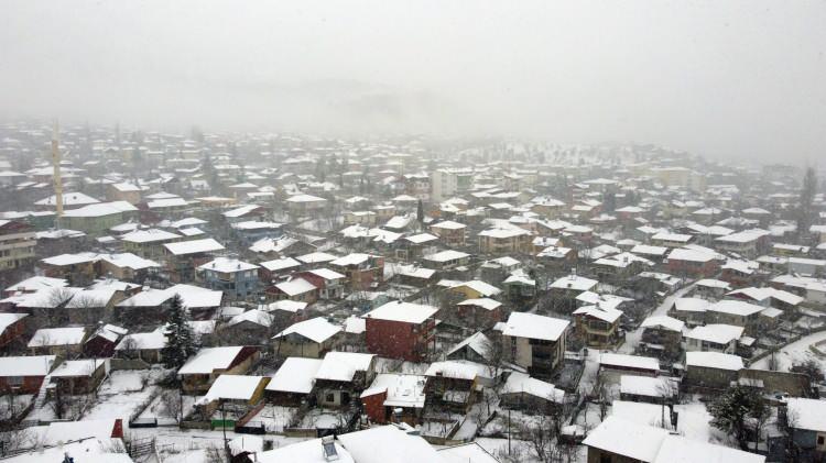 <p><strong>Adana:</strong> Parçalı ve çok bulutlu, batısı sağanak ve gök gürültülü sağanak yağışlı 20</p>
