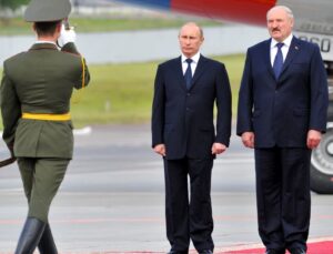 Belarus Cumhurbaşkanı Lukaşenko: Putin'le tam bir gün uyumadık