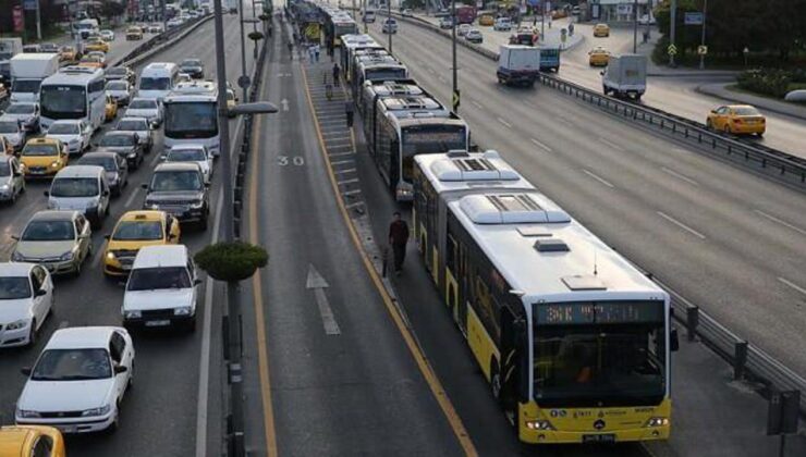 Beylikdüzü’nde metrobüs kazası! İki otobüs çarpıştı
