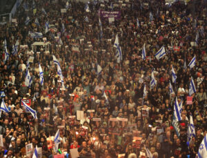Binlerce İsrailli, Başbakan Netanyahu'nun istifasını istedi