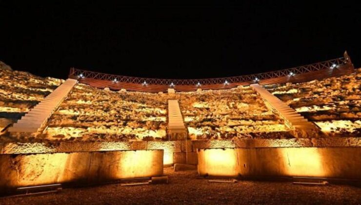 Bursa’da 1800 yıllık İznik Roma Tiyatrosu turizme kazandırıldı