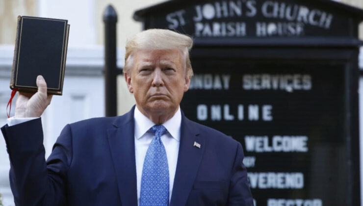 Donald Trump, internet üzerinden İncil satışına başladı