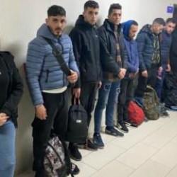 13 kaçak göçmen yakalandı