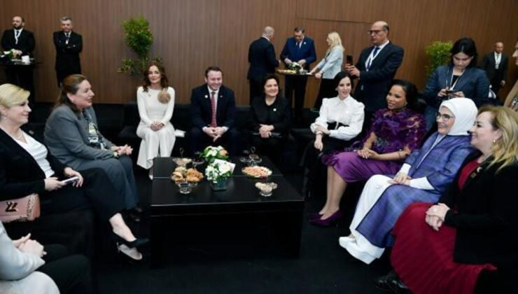 Emine Erdoğan, ADF’de lider eşleriyle buluştu