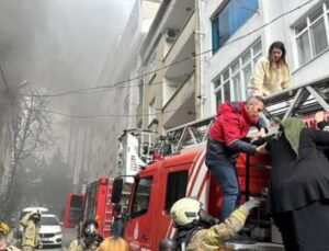 Esenyurt’ta beş katlı binada yangın: Müdahale ediliyor!