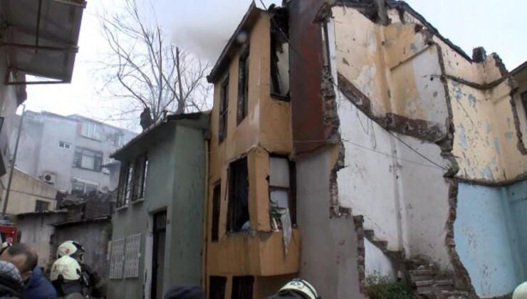 Fatih’te yangın paniği: Bir kişi hayatını kaybetti