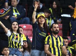 Fenerbahçe taraftarından Mersin’de tam destek