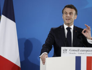 Fransa Cumhurbaşkanı Macron: DEAŞ bizim topraklarımızda da saldırı düzenlemeye çalıştı