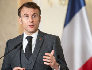 Fransa Cumhurbaşkanı Macron, "ölmeye yardım" diye nitelediği yasa tasarısının Bakanlar Kurulunda görüşüleceğini açıkladı