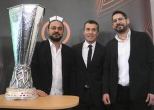 Galatasaray’ın eski yıldızları 24 yıl sonra tekrar kupayla