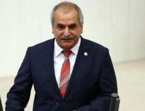 Gazete sahibi eski vekil, kardeşi tarafından bıçaklandı! Hayati tehlikesi bulunuyor