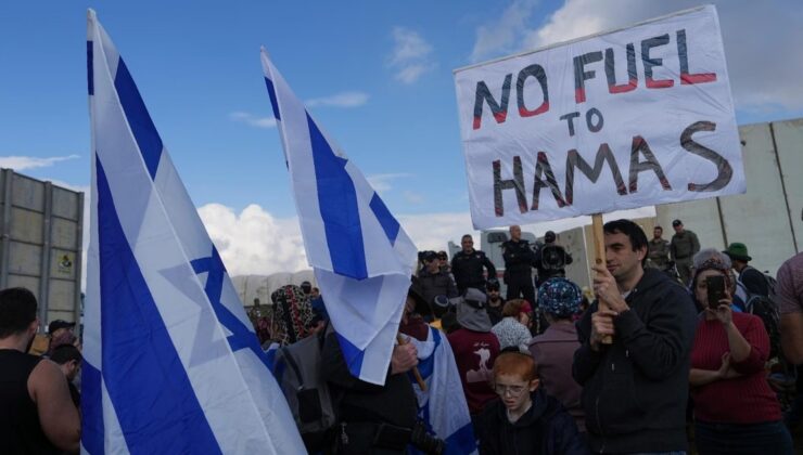 Gazze'ye giden yardımları engellemeye çalışan İsrailliler, CNN International'a konuştu: Tek bir ekmek bile gitmemeli