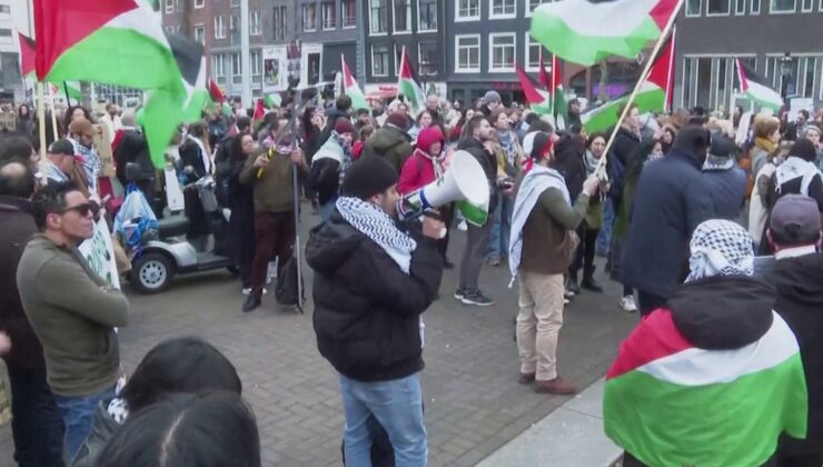 Holokost Müzesi açılışı için Hollanda'ya giden İsrail Cumhurbaşkanı protesto edildi