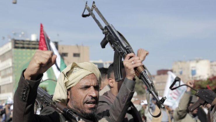 Husiler: Kasım 2023'ten bu yana 73 İsrail, ABD ve İngiltere gemisini hedef aldık