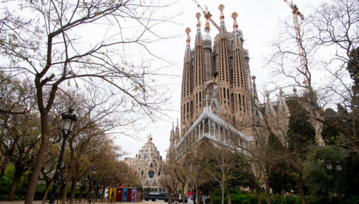 İspanya'nın sembollerinden La Sagrada Familia'nın tamamlanması için tarih verildi