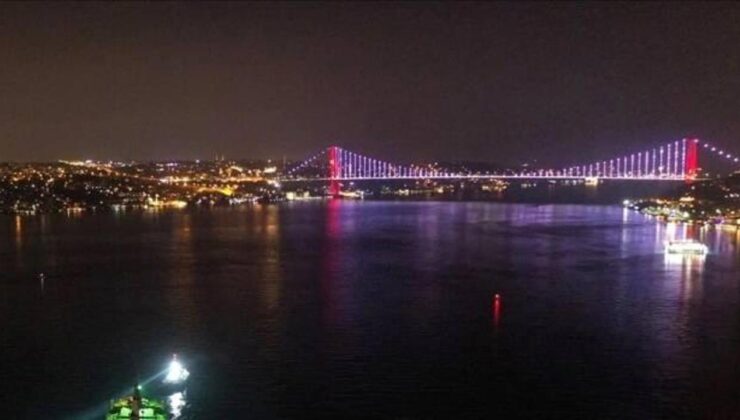 İstanbul Boğazı gemi trafiği güney-kuzey yönlü açıldı