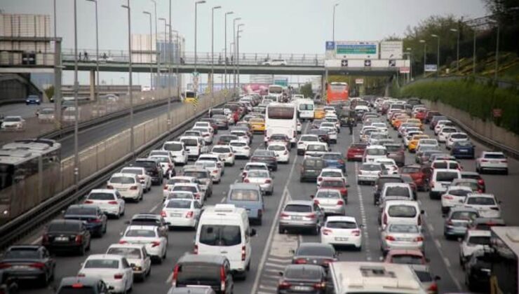 İstanbul’da trafik yoğunluğu yüzde 80’i geçti