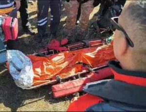 Kar kütlesi altında kalarak hayatını kaybetmişti: Rehberin cenazesi helikopterle alındı