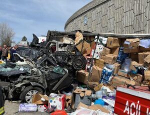Katliam gibi kaza: 4 kişi öldü, 2’si polis 3 kişi yaralandı!