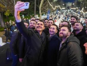 Murat Kurum gençlere mektup gönderdi: Deprem kapıyı çalmadan harekete geçeceğiz