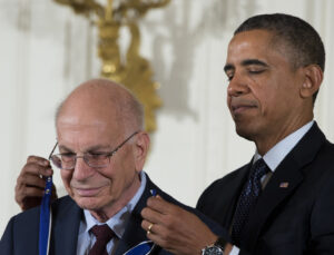 Nobel Ödüllü Daniel Kahneman 90 yaşında hayatını kaybetti