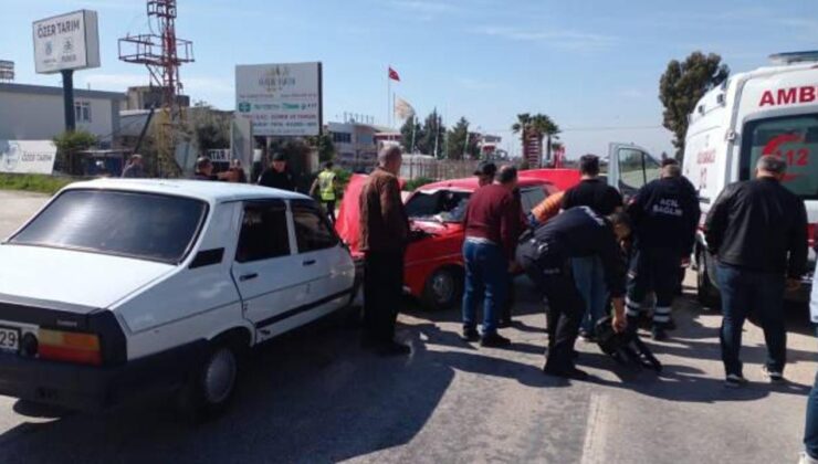 Osmaniye’de iki otomobil çarpıştı beş kişi yaralandı