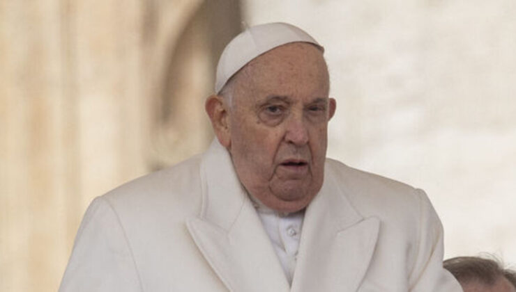 Papa, istismara karışan psikoposu azletti