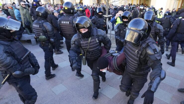 Rusya'da, Ukrayna yanlısı sloganı WiFi adı yapan gence hapis cezası