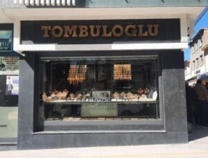 Soygun için kuyumcuya girdi, silah tutukluk yapınca çantayı bırakıp kaçtı