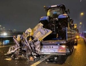 TEM’de TIR’a çarpan panelvan ikiye bölündü