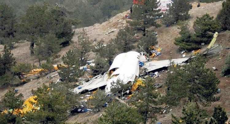 <p>İstanbul-Isparta seferini yapan AtlasJet'e ait yolcu uçağının düşmesi sonucu uçaktaki Boğaziçi Üniversitesi’nden Prof. Dr. Engin Arık, araştırma görevlisi Özgen Berkol Doğan, yüksek lisans öğrencisi Engin Abat ile Doğuş Üniversitesi’nden Prof. Dr. Şenel Fatma Boydağ, Doç. Dr. İskender Hikmet ve araştırma görevlisi Mustafa Fidan kazada hayatını kaybetmişti.</p>