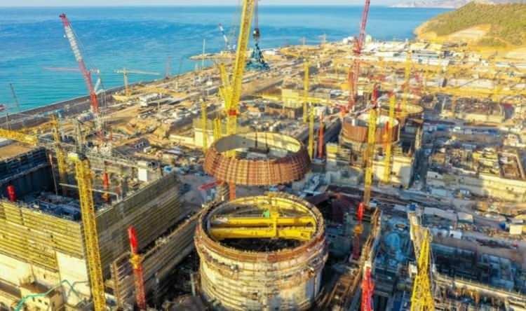 <p>"Türkiye’nin toryum yatakları, dünyanın en zengin yatakları. Türkiye tüm enerji ihtiyacını senede 50 ton toryumla karşılayabilir. Bir ton toryumu enerjiye dönüştürdüğünüzde bir milyon petrolün enerjisi eş değer. Kuracağımız Türk Hızlandırıcı Merkezi'nde de proton hızlandırıcısı düşünüyoruz. İleride belki prototip toryum nükleer santrali yapmamıza olanak sağlar."</p>