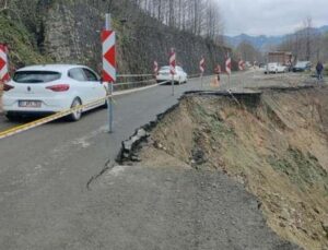 Trabzon’da karayolunda heyelan