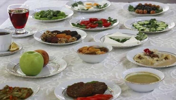 Türkiye’de en erken iftar Şemdinli’de gerçekleştirildi