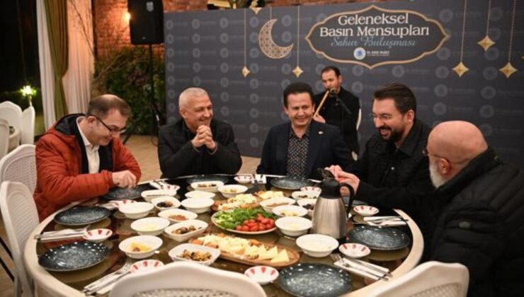 Tuzla Belediye Başkanı Yazıcı, sahurda gazetecilerle buluştu