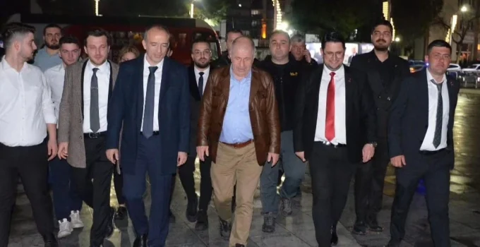 DP Genel Başkanı Gültekin Uysal Ümit Özdağ ile aynı otelde pişti oldu otelden ayrıldı