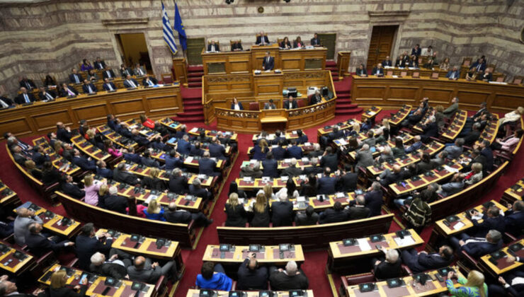Yunanistan'da hükümet muhalefetin gensoru önergesine karşı güvenoyu aldı