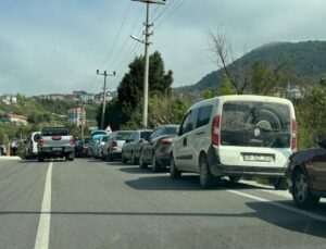 1 günde 20 bin araç gelince ilçeye girişler kapatıldı!