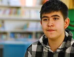 8 yaşındaki Berat, Gaziantep Büyükşehir’in çocuk kütüphanesinde 4 yılda 400 kitap okudu