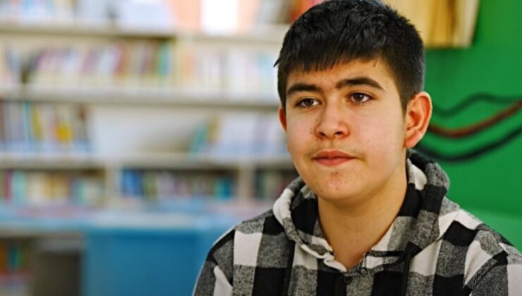 8 yaşındaki Berat, Gaziantep Büyükşehir’in çocuk kütüphanesinde 4 yılda 400 kitap okudu