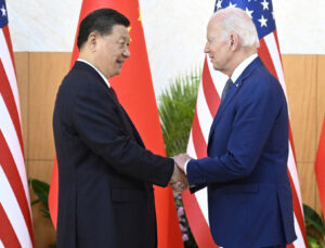 ABD Başkanı Biden ve Çin Devlet Başkanı Şi "yapıcı ve samimi" bir telefon görüşmesi gerçekleştirdi