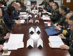 ABD ve Çin orduları üç yıl sonra masaya oturdu: Pasifik'teki "tehlikeli karşılaşmalar" ele alındı