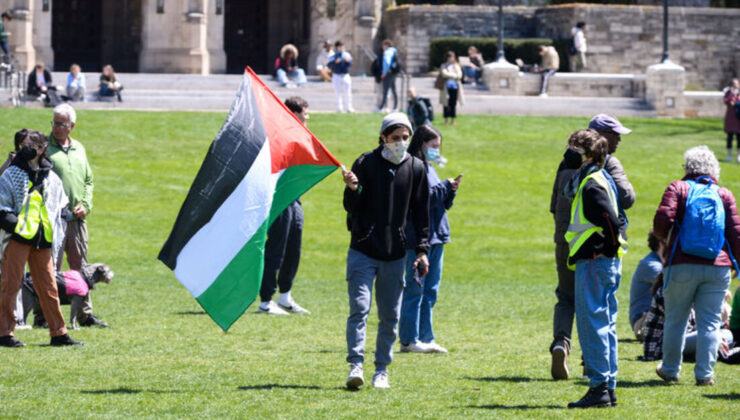 ABD'de Filistin'e destek gösterisi düzenlenen Northwestern Üniversitesi'ne şafak baskını
