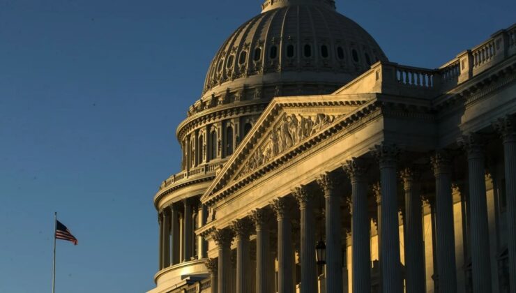 ABD'de istihbarata "yetkisiz dinleme" imkanı veren düzenleme tartışılıyor