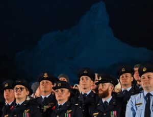 Anzak Koyu’nda geleneksel ‘Şafak Ayini’ yapıldı