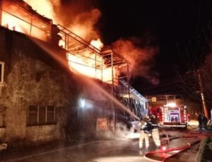 Bartın’da sanayi sitesinde yangın: 2 iş yeri zarar gördü