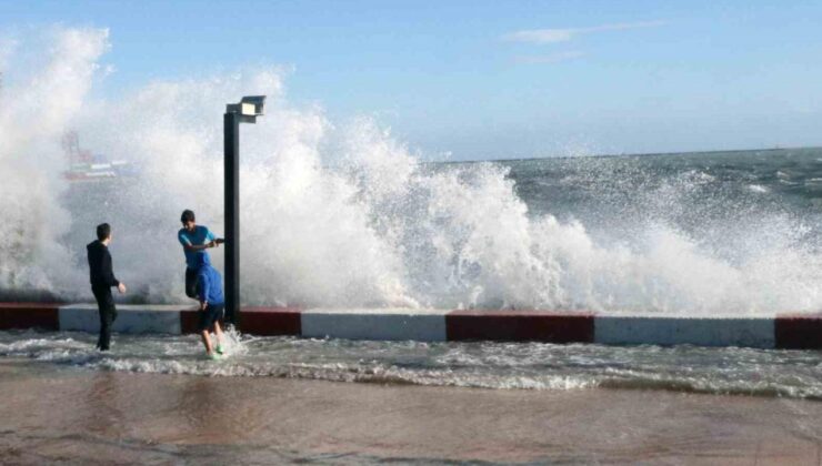 Bodrum’da fırtına nedeniyle feribot seferleri iptal edildi